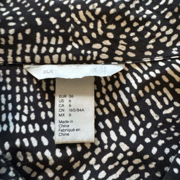 H&M Black White EUC Patterned button up down Blouse belt long sleeve 100% silk - Picture 3 of 7